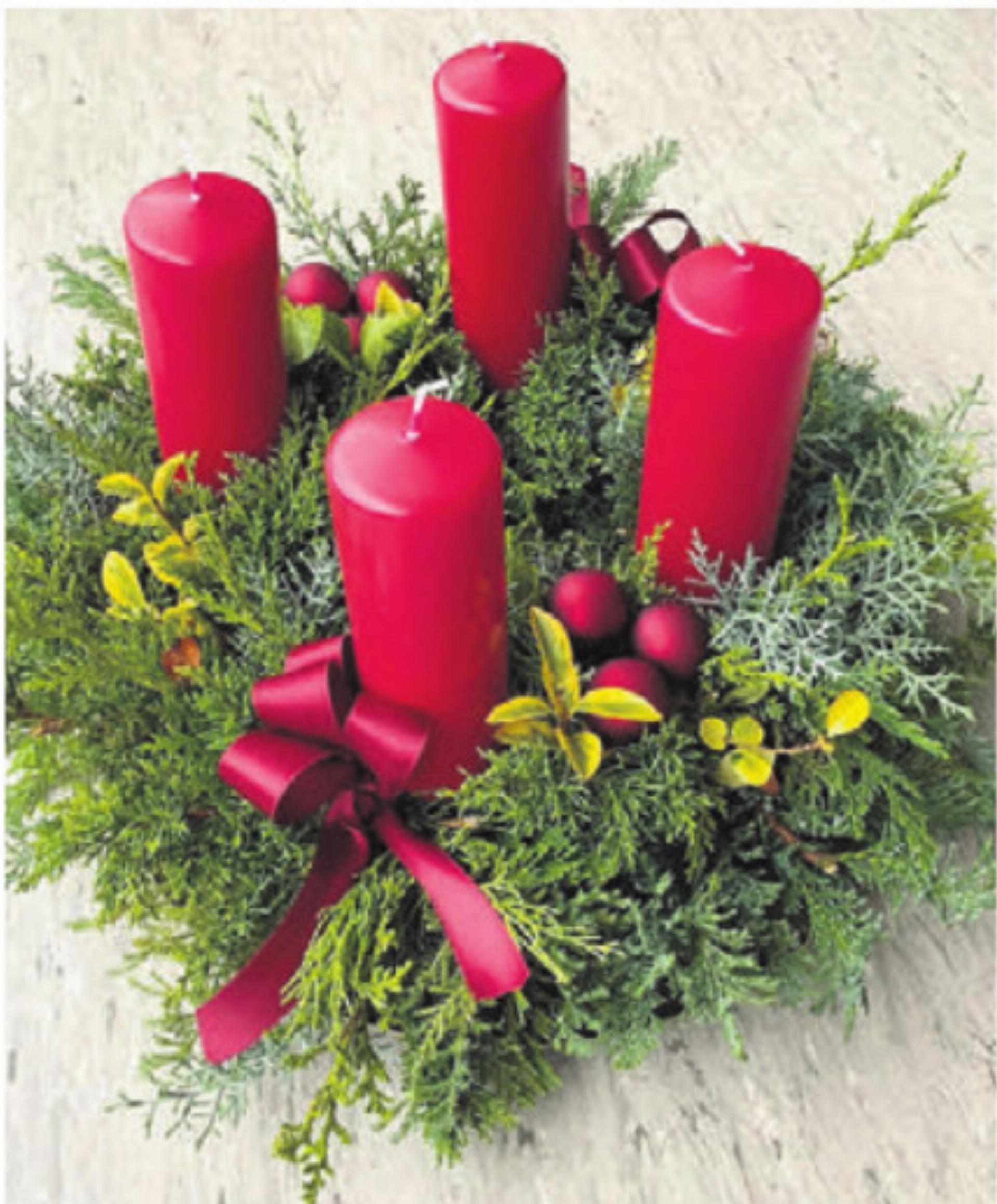 Solche Kränze werden verkauft. Bild: zg - Das Bild wird blockiert. – Möglicherweise durch einen aktiven Adblocker.