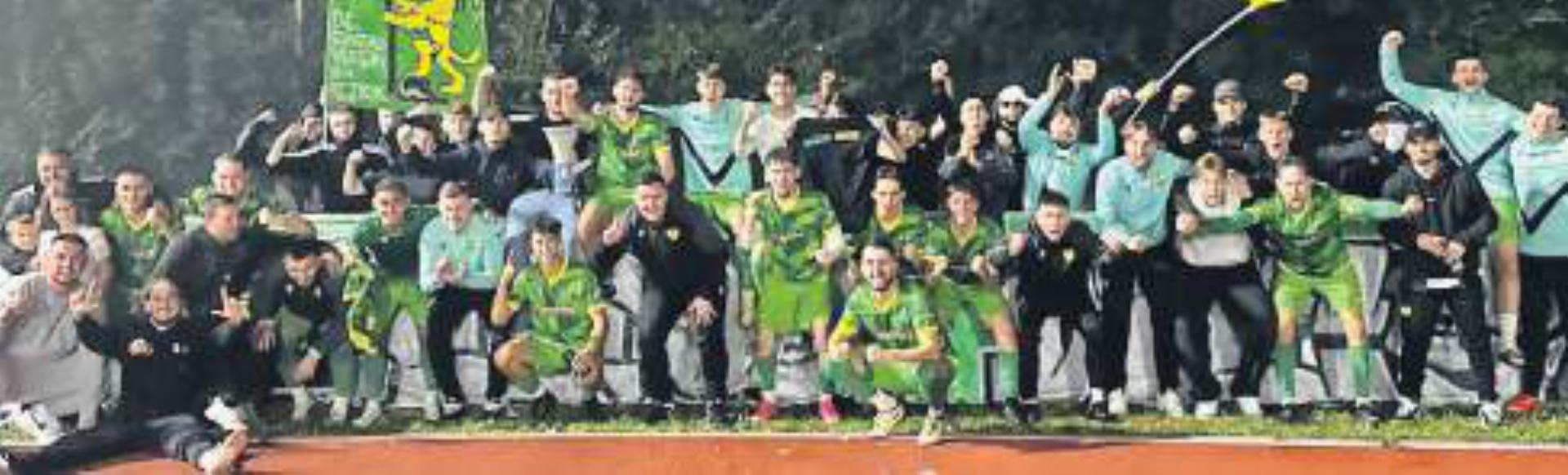 Der FC Mutschellen nach dem denkwürdigen 4:3-Sieg gegen den FC Baden. Bild: zg - Das Bild wird blockiert. – Möglicherweise durch einen aktiven Adblocker.