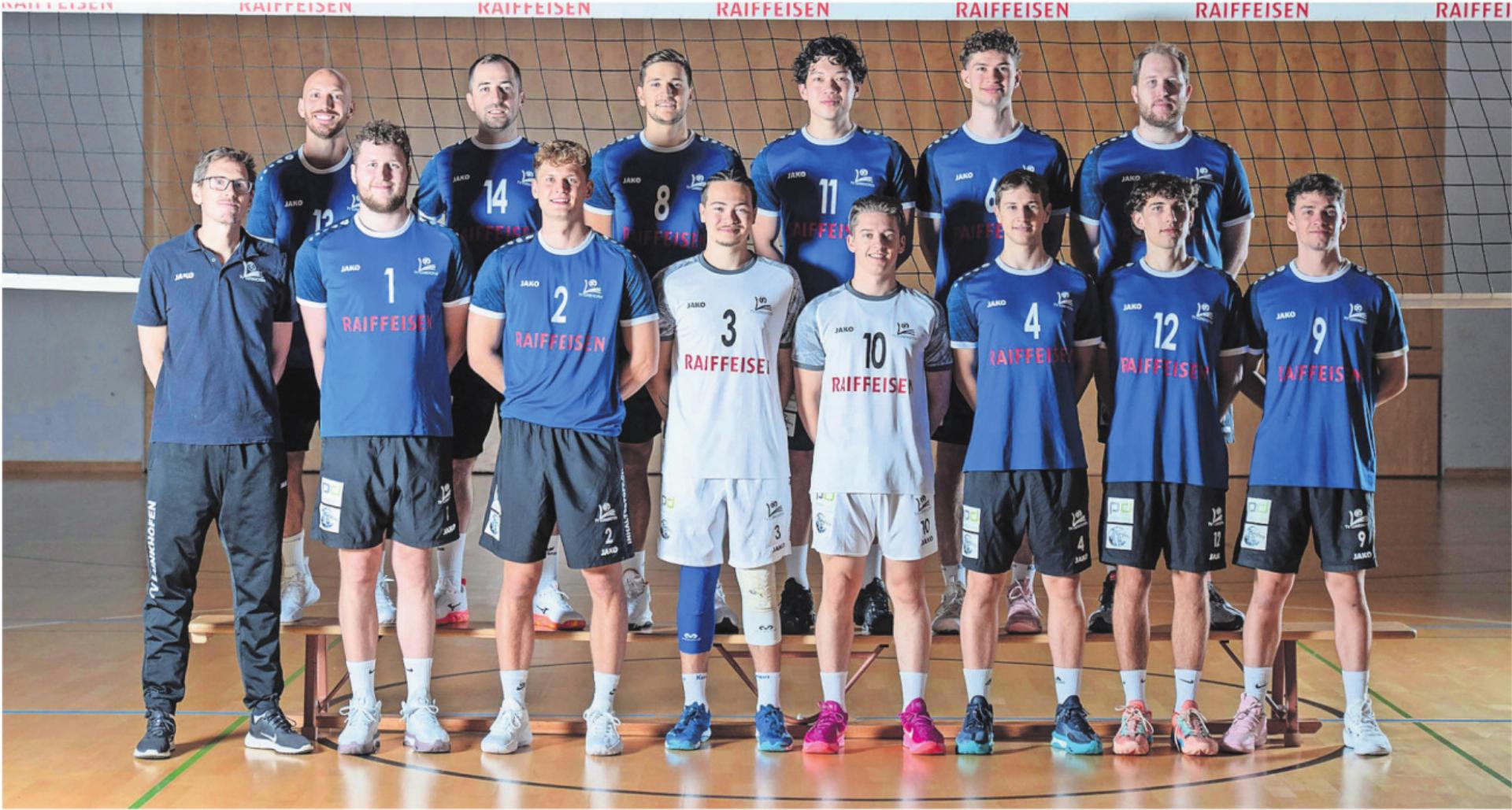 Der TV Lunkhofen in der Saison 2025/26, hinten, von links: Kay Baumgartner, Goran Pantic, Florin Meister, Leo Rottenschweiler, Philip Schennach, Florian Kaufmann. Vorne: Sven Jacob (Assistenztrainer), Manuel Kaufmann, Jan Kurt, Anthony Kohler, Sven Staufer, Aaron Meister, Joaquin Jacob, Nico Staufer. Es fehlen: Claudia D’Aniello (Trainerin), Yves Baumgartner, Simeon Fuchs. Bild: zg - Das Bild wird blockiert. – Möglicherweise durch einen aktiven Adblocker.