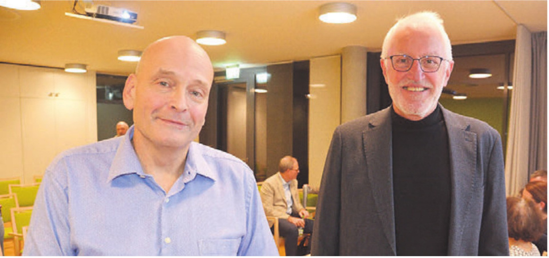 Roger Cbe, vorsitzender Geschäftsleiter der Alterszentren (links), und Verbandspräsident Peter Spring freuen sich, dass es jetzt konkret wird. Bild: rwi - Das Bild wird blockiert. – Möglicherweise durch einen aktiven Adblocker.