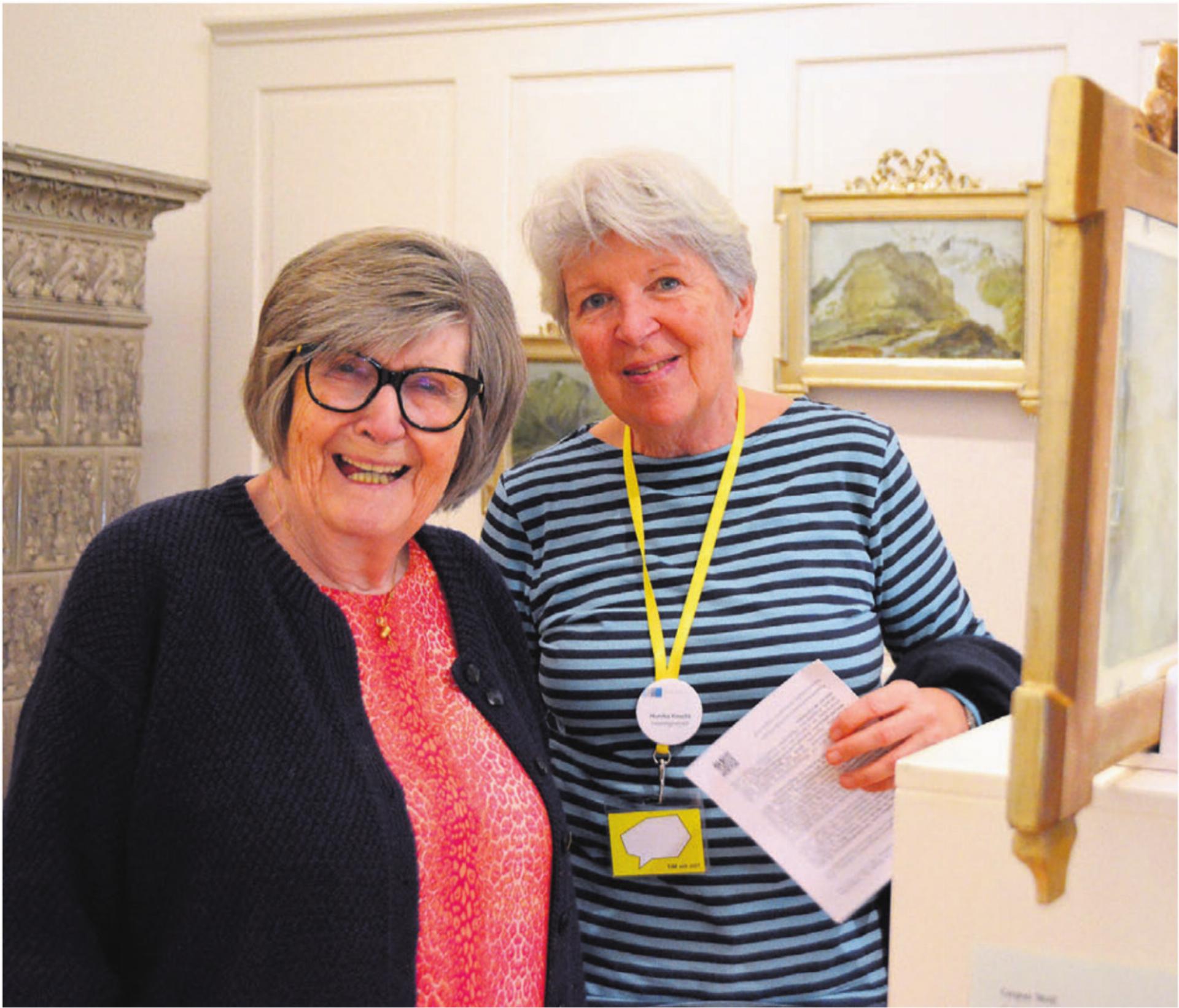 Cécile Hoffelner (links) und Monika Knecht geniessen die gemeinsamen Stunden im Museum. Bild: Annemarie Keusch - Das Bild wird blockiert. – Möglicherweise durch einen aktiven Adblocker.