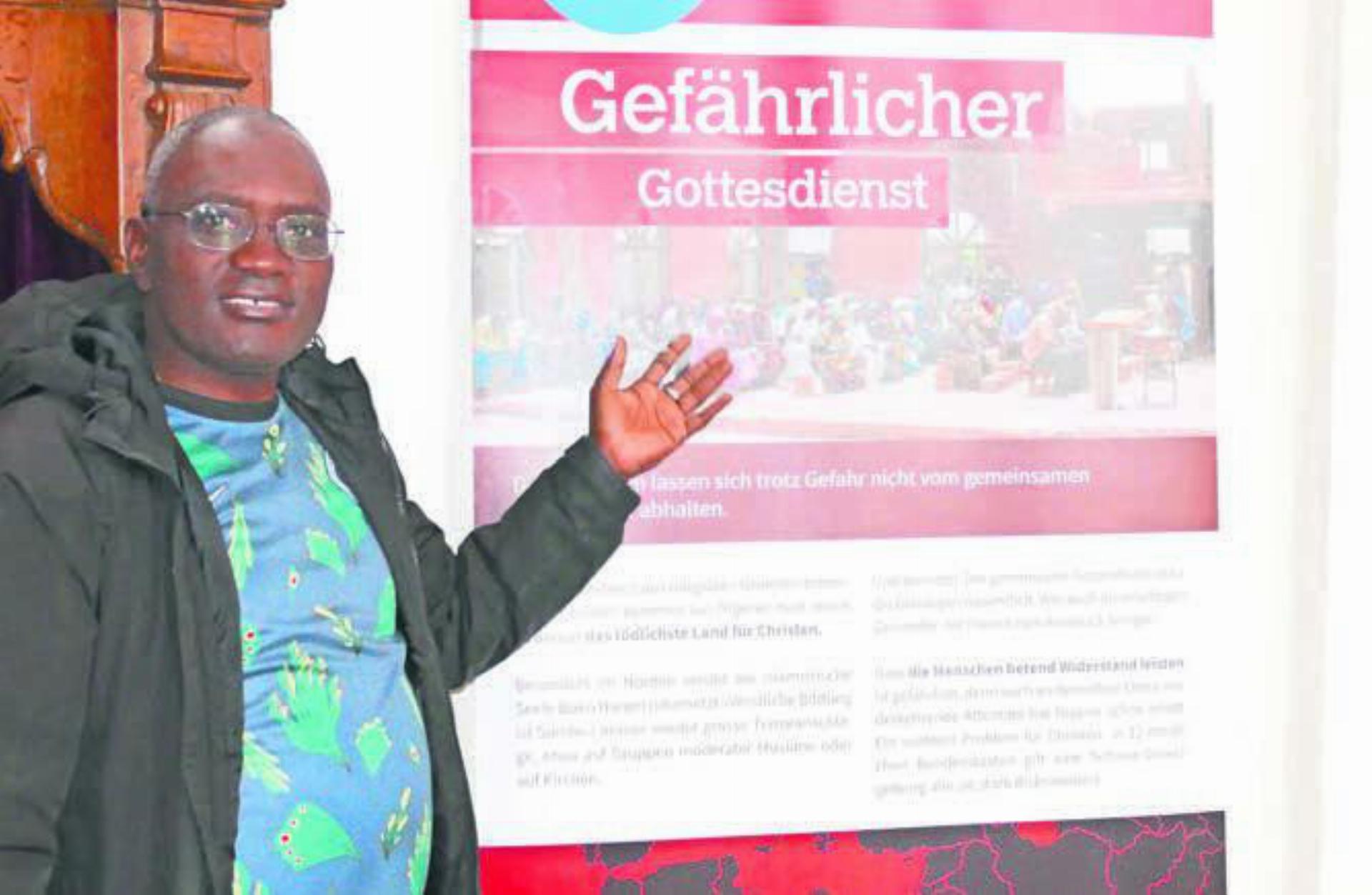 Pfarrer Ambrose Olowo empfiehlt das Gebet für die wegen ihres Glaubens bedrängten Christen, wie auch die Unterstützung karitativer Werke. Bild: tre