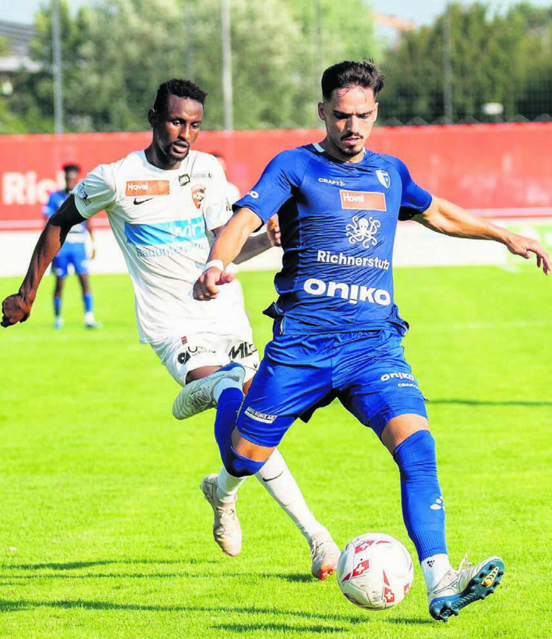 «Wir müssen uns zerreissen und das Wohlen-Trikot mit Stolz tragen». Aussenverteidiger Edison Golaj ist ein Typ Mensch, der immer Vollgas gibt. Und er ist ein Fussballer, der in Wohlen seine Heimat gefunden 
hat. Bild: Archiv