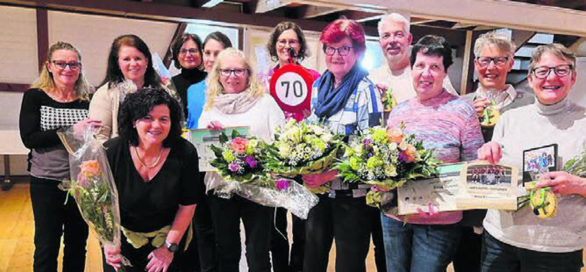 Alle Jubilare sowie Organisatoren der diversen Anlässe auf einem Foto vereint. Bild: zg