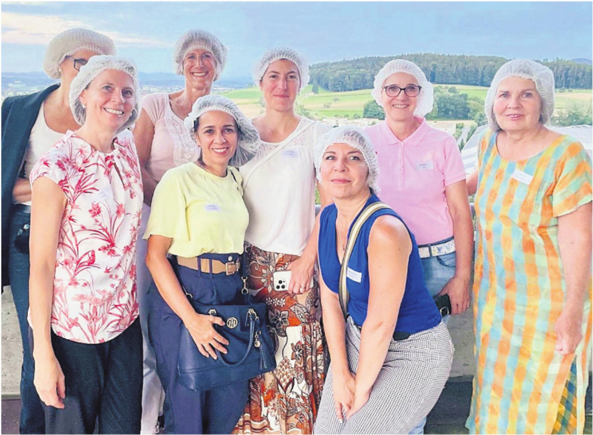 Der neue Lions Club steht auch Frauen offen. Welche sich an den ersten gemeinschaftlichen Ausflügen rege und unternehmungsfroh beteiligten. Hier bei der Besichtigung der Getreidemühle in Villmergen. Bilder: zg