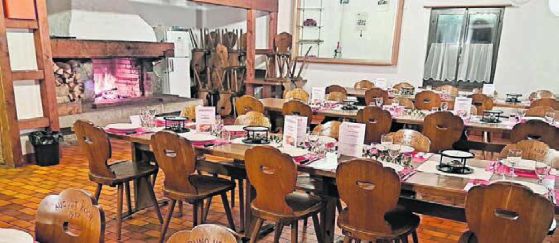 Seit vergangenem Jahr ein Füürwehrstübli und nun nominiert: das ehemalige Schützehüsli in Hermetschwil-Staffeln. Bild: zg
