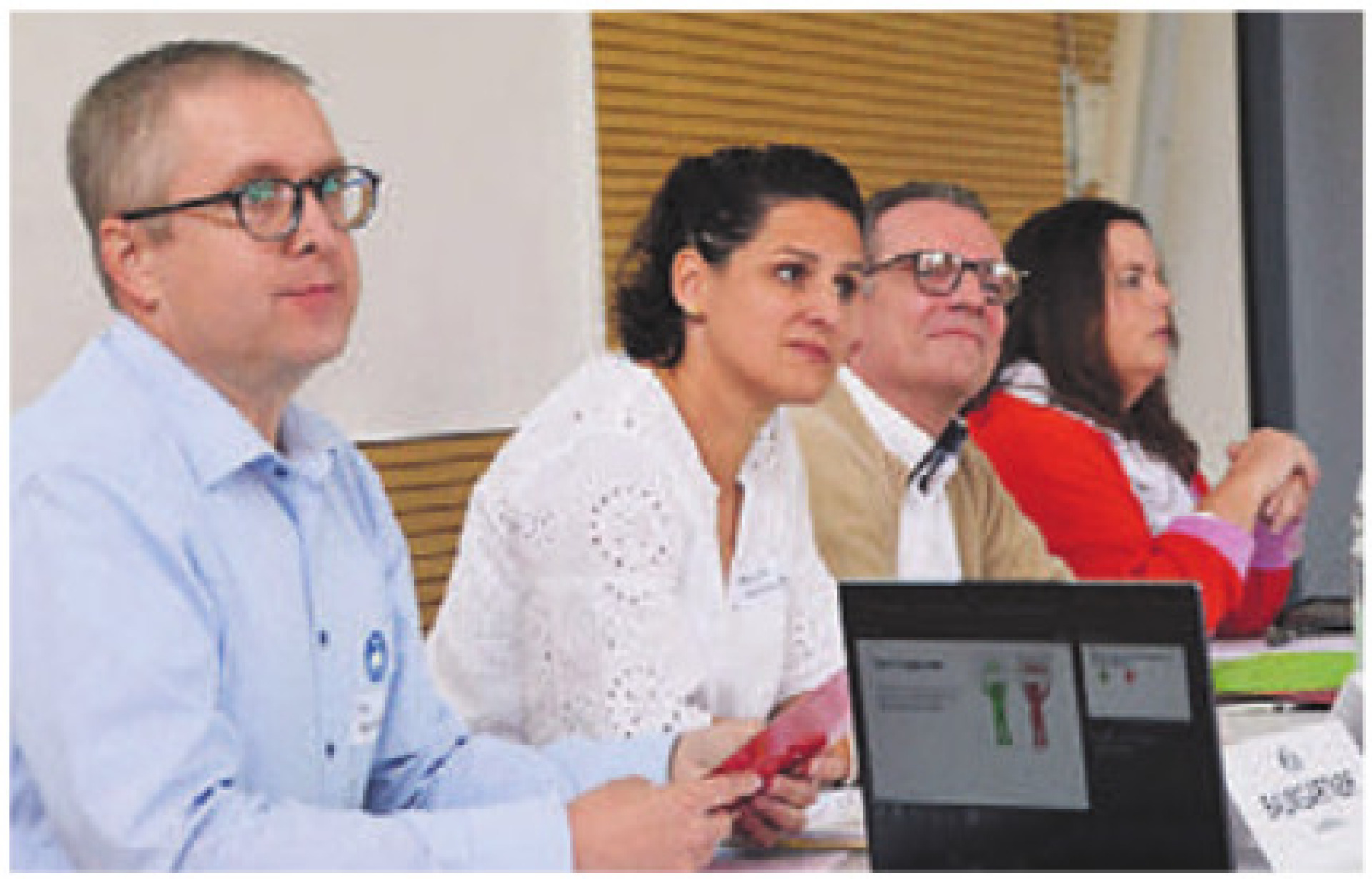 Die Teilnehmenden am Gemeinderats-Podium in Oberlunkhofen. Bild: tst - Das Bild wird blockiert. – Möglicherweise durch einen aktiven Adblocker.