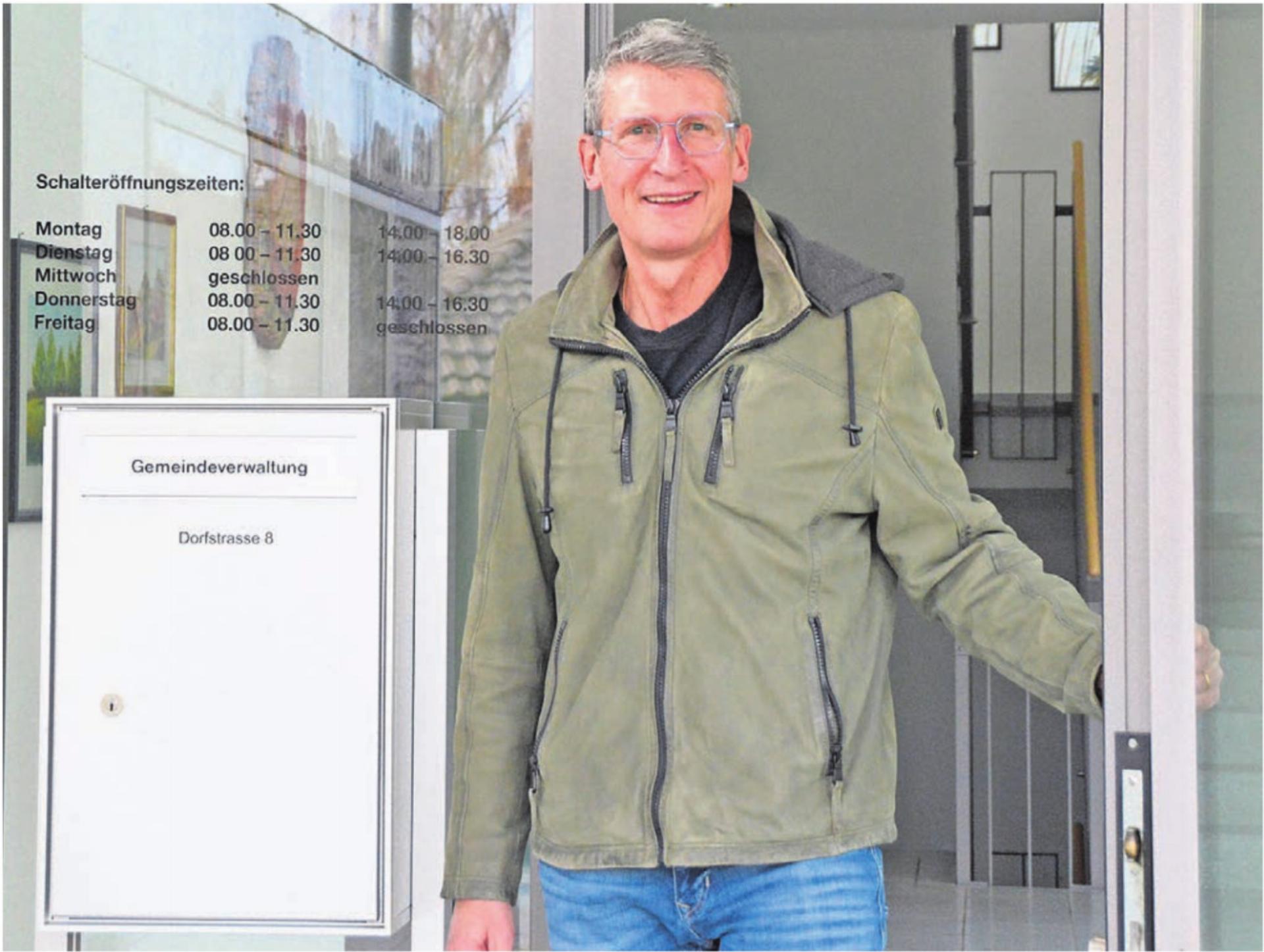 Zwei Jahrzehnte lang ging Stefan Gisler im Buttwiler Gemeindehaus ein und aus. Bild: Annemarie Keusch - Das Bild wird blockiert. – Möglicherweise durch einen aktiven Adblocker.