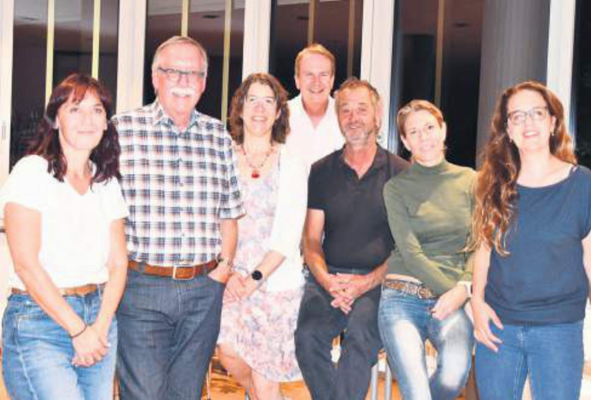 Der neue Vorstand (v. l.): Regula Iten-Breitschmid, Urs Senn, Nadja Stalder-von Felten, Präsident Daniel Renggli, Niklaus Muntwyler, Anna Lind und Prisca Zweifel. Es fehlt: Adrian Hochstrasser. Bilder: Monica Rast - Das Bild wird blockiert. – Möglicherweise durch einen aktiven Adblocker.