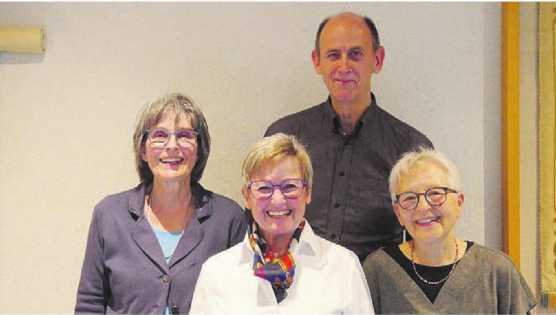 Der Vorstand wurde wiedergewählt (von links): Eva Specht, Margret Pfister, Silvia Bonderer und (hinten) Thierry Maetz sind für die weitere Amtszeit motiviert.
Bild: zg - Das Bild wird blockiert. – Möglicherweise durch einen aktiven Adblocker.