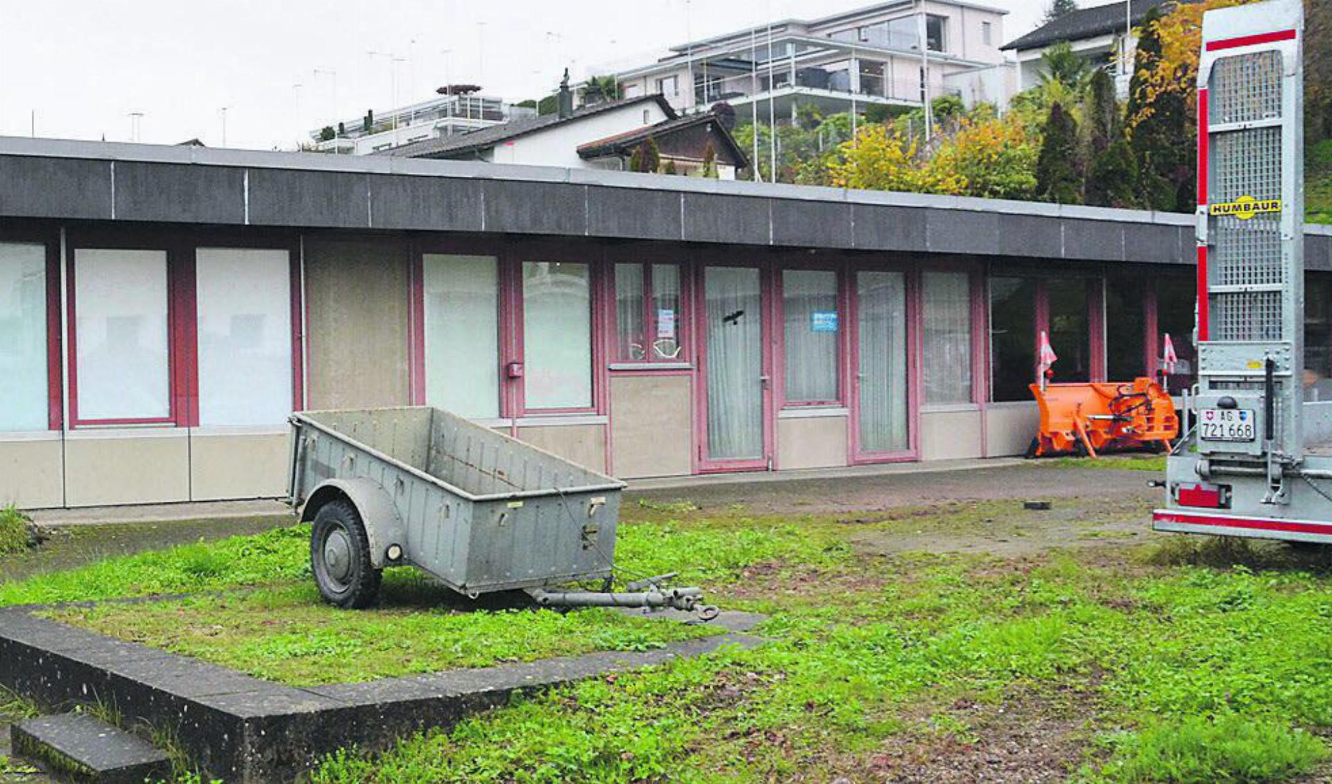 Der ehemalige Doppelkindergarten wirkt heute sehr baufällig. Bild: Roger Wetli