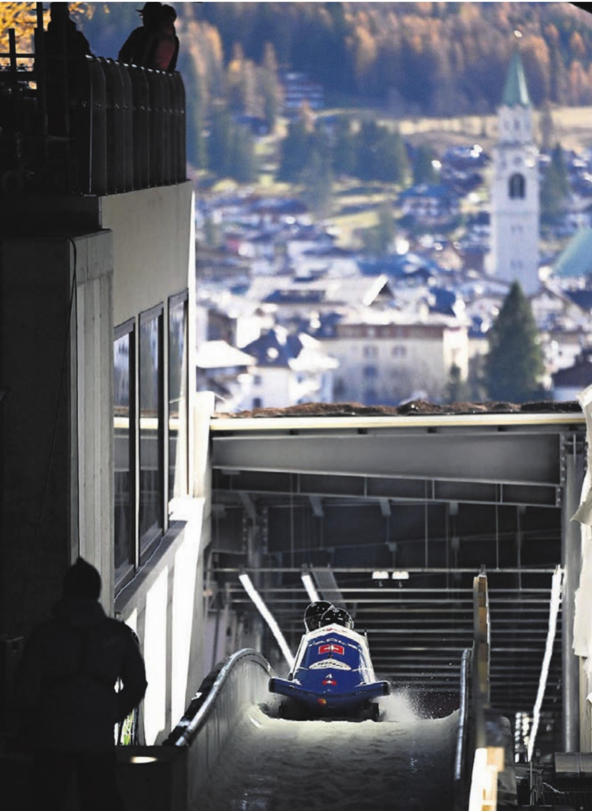 Melanie Hasler im Zweierbob auf der Olympia-Bahn in Cortina. Bild: Viesturs Lacis - Das Bild wird blockiert. – Möglicherweise durch einen aktiven Adblocker.