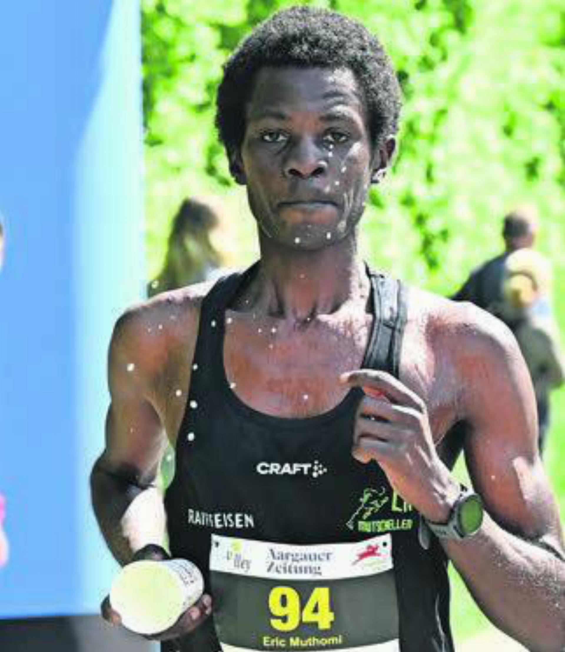 Sieger am Osterlauf: Eric Muthomi Riungu von der LA Mutschellen. Bild: awa