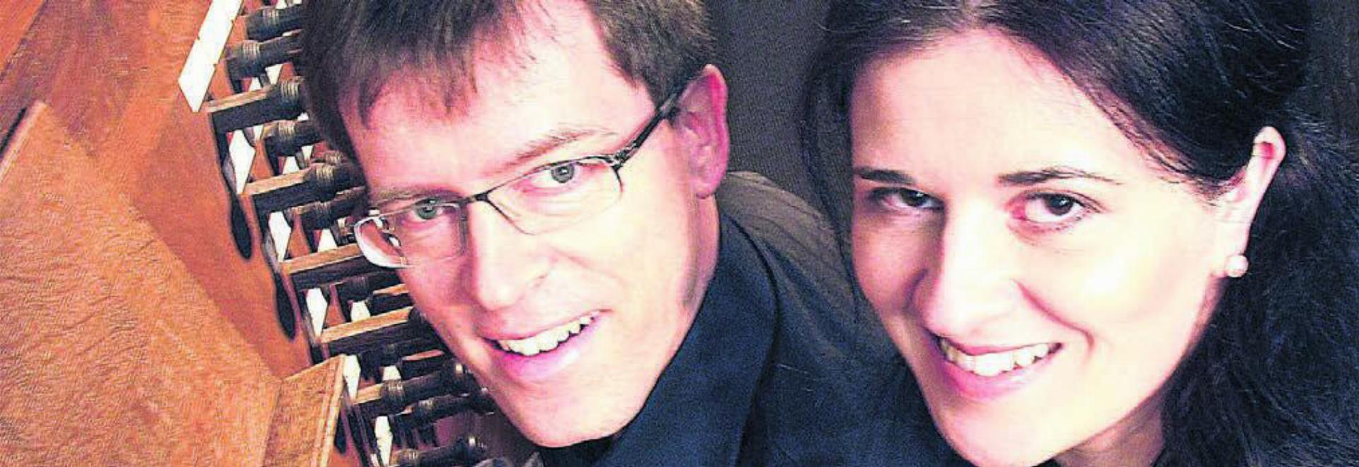 Thiemo Janssen und Agnes Luchterhandt aus Norden (Ostfriesland) in der Klosterkirche Muri. Bild: zg
