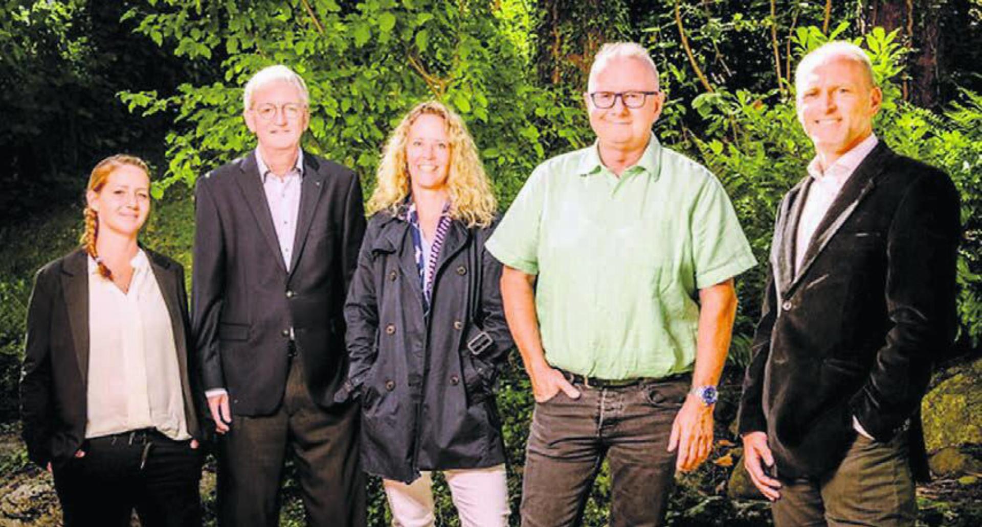 Aktuelle Schulleitungskonferenz (von links): Monja van Wegberg (Mittelstufe), Peter Hochuli (Bezirksschule), Sylvia Rodel (Sekundar-/ Realschule), Jörg Hauser (Kindergarten/Unterstufe), Thomas Weber (Gesamtleitung). Bild: zg