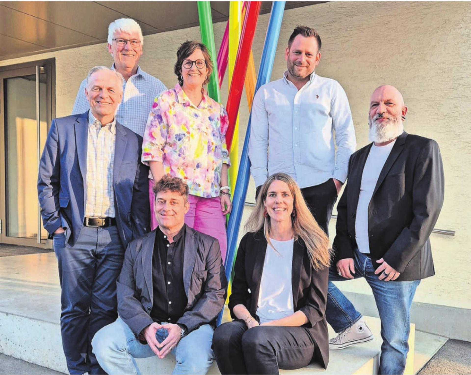 Der Vorstand, hinten von links: Thomas Rohrer, Guido Wehrli, Brigitte Weibel (Präsidentin), Samuel Felber, David Streiff (Vizepräsident). Vorne von links: Christian Schafroth, Julia Huber. Bild: sca - Das Bild wird blockiert. – Möglicherweise durch einen aktiven Adblocker.