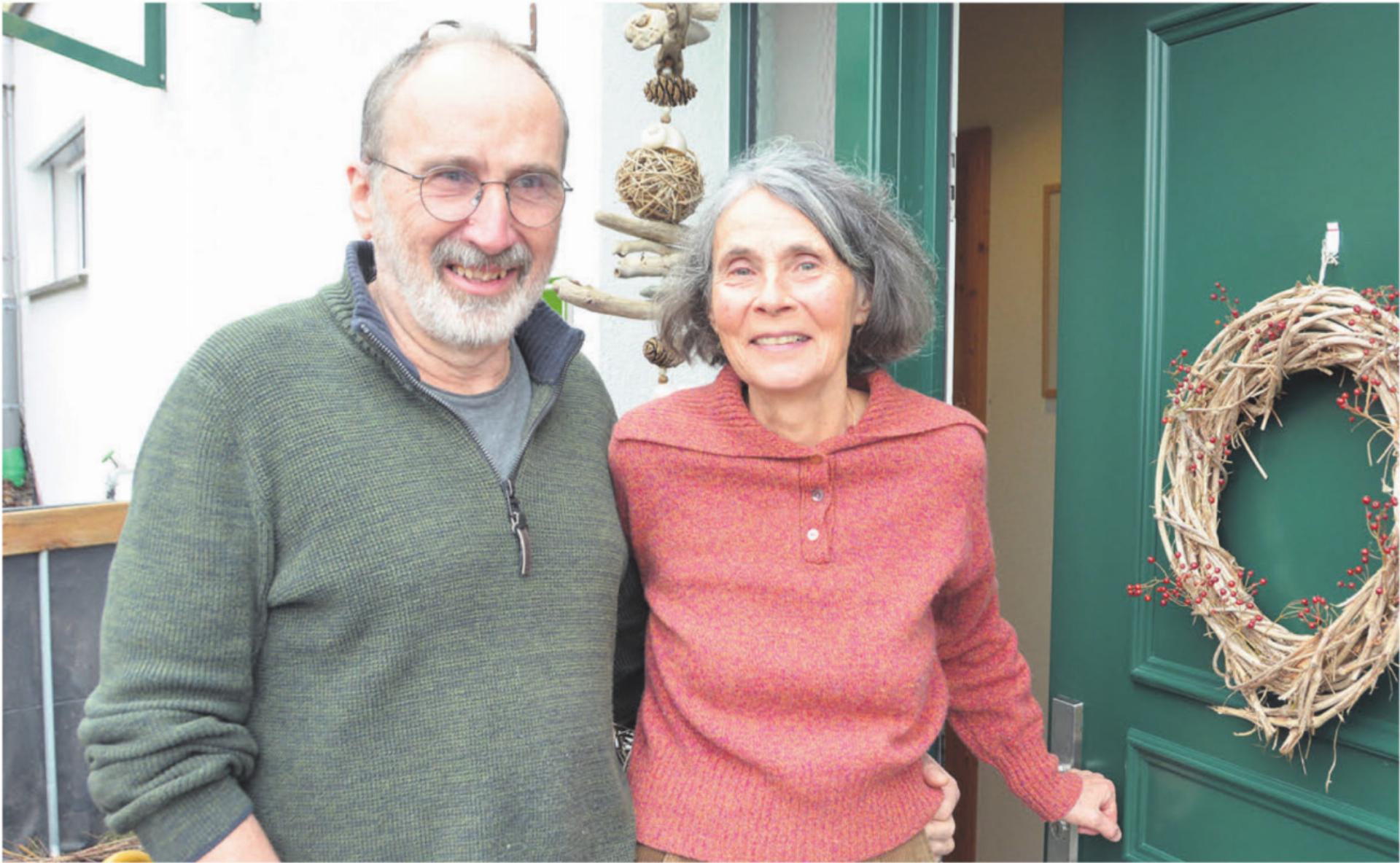 Hanni Käch entwickelte «I guete Händ» im Rahmen einer Projektarbeit. Nach dem erfolgreichen Start zog sie sich zurück. Heute im Pensionsalter engagiert sie sich wieder für die Gruppe. Ihr Ehemann Markus Käch ist eine von zwei Ansprechpersonen von «I guete Händ».
Bild: Roger Wetli - Das Bild wird blockiert. – Möglicherweise durch einen aktiven Adblocker.