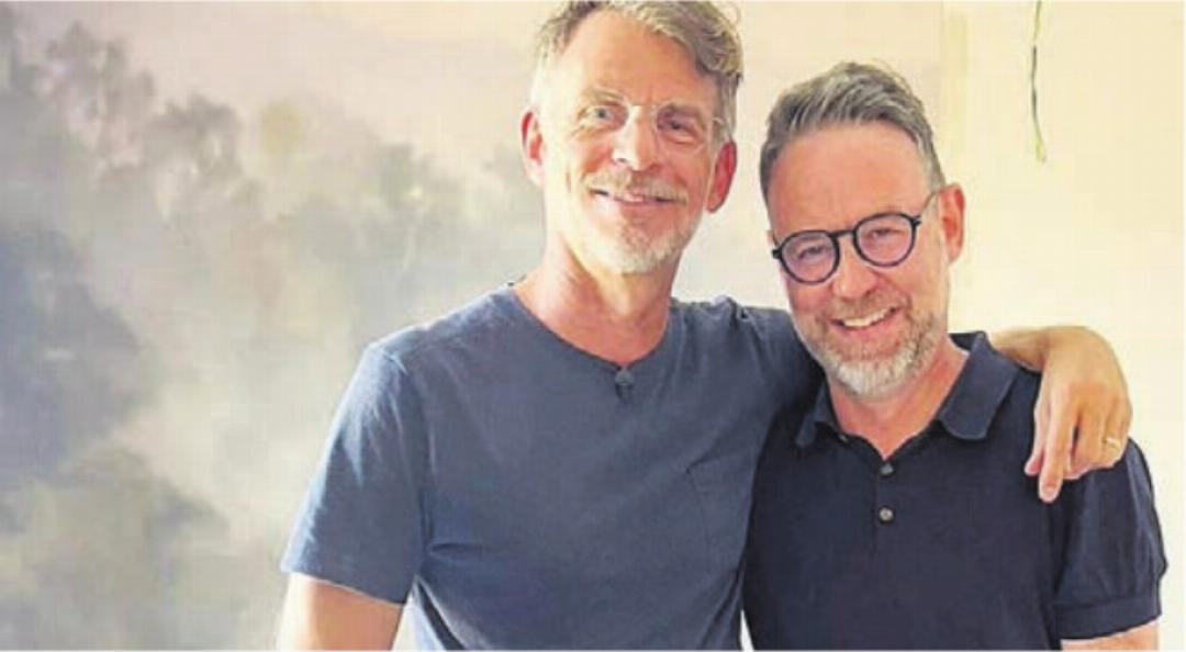 Gute Laune auch bei Andrin Schweizer (links) mit Nik Hartmann ... Gute Laune auch bei Andrin Schweizer (links) mit Nik Hartmann ...