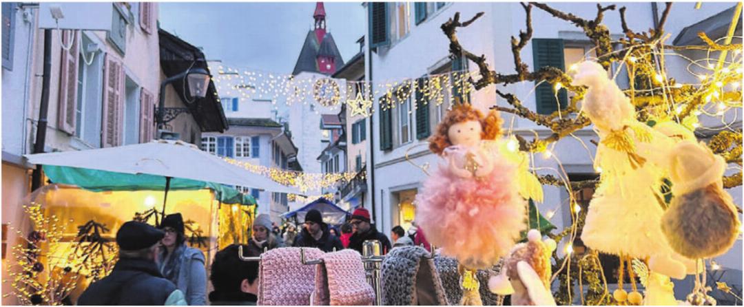 Wer das Besondere sucht, ist am Christchindli-Märt in Bremgarten genau richtig. Bewiesen hat dies das Städtli auch in diesem Jahr und überzeugte mit seinem Charme. Wer das Besondere sucht, ist am Christchindli-Märt in Bremgarten genau richtig. Bewiesen hat dies das Städtli auch in diesem Jahr und überzeugte mit seinem Charme.