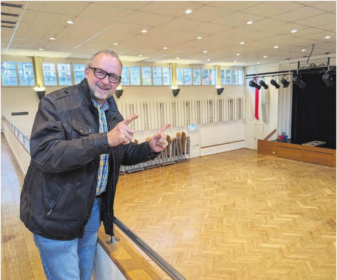 Zum zweiten Mal verwandelt Citymanager Ralph Nikolaiski das Casino in eine Messe aus Palettentürmen. Bild: Marco Huwyler Zum zweiten Mal verwandelt Citymanager Ralph Nikolaiski das Casino in eine Messe aus Palettentürmen. Bild: Marco Huwyler