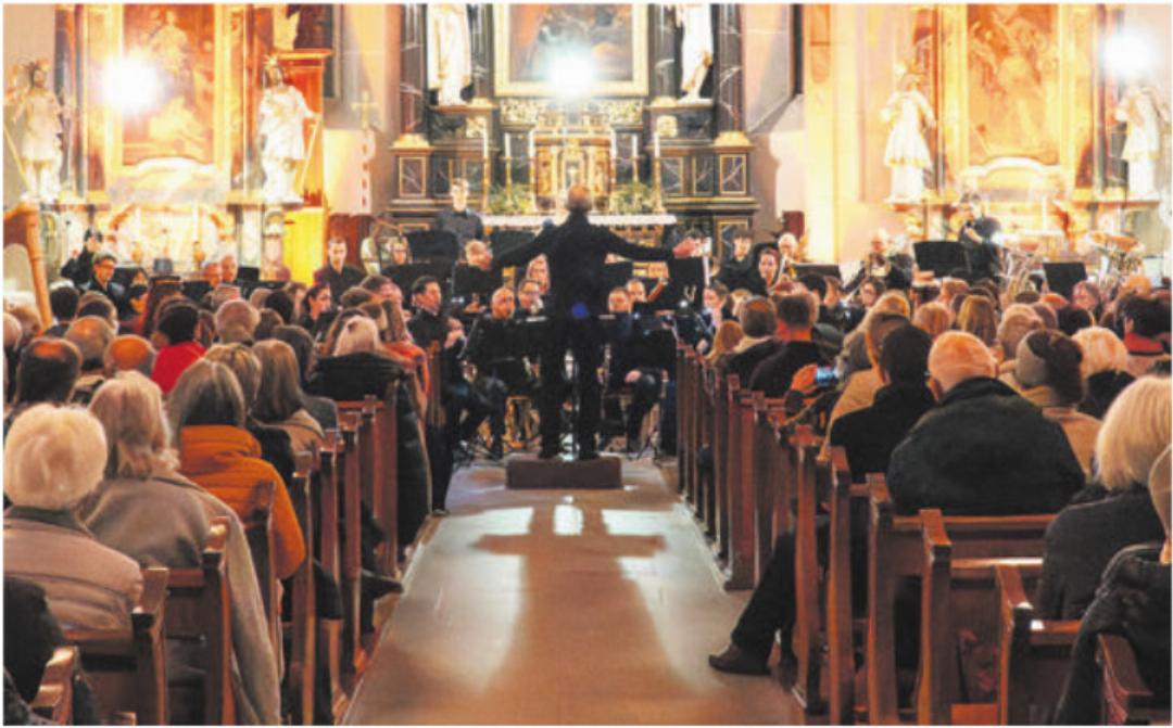 Das kulturelle Programm des Marktes hatte es in sich. Die Musik Muri liess in die zauberhafte Welt von Aschenbrödel eintauchen. Das kulturelle Programm des Marktes hatte es in sich. Die Musik Muri liess in die zauberhafte Welt von Aschenbrödel eintauchen.