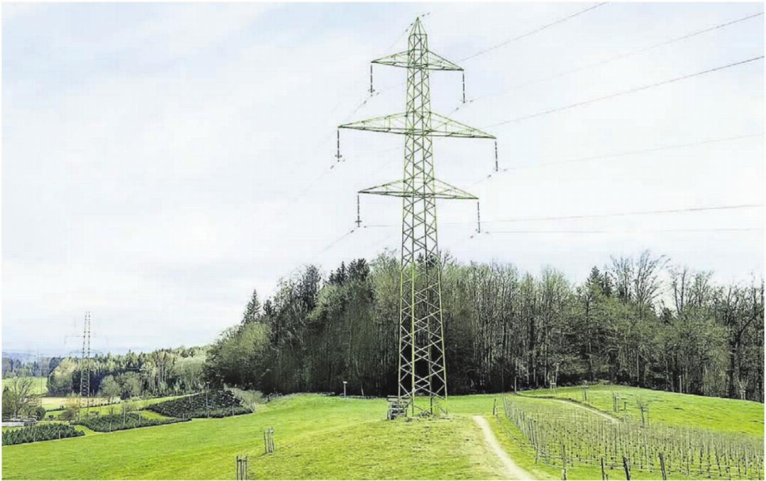 Die geplante neue Hochspannungsleitung tangiert das Gebiet von 12 Gemeinden im Reusstal. Bilder: pd/Archiv Die geplante neue Hochspannungsleitung tangiert das Gebiet von 12 Gemeinden im Reusstal. Bilder: pd/Archiv