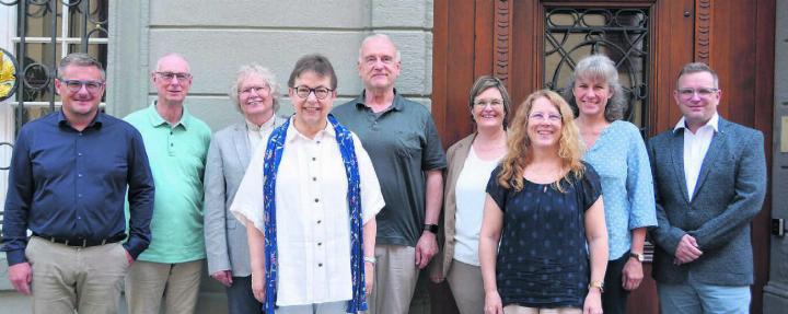 Die Arbeitsgruppe «Wohnen im Alter» will herausfinden, was es für die Bremgarter Altersgruppe zwischen 65 und 80 Jahren braucht. (v. l.): Daniel Sommerhalder, Urs Dellsperger, Roland Gunter (Pro Senectute), Heidi Ehrensperger, Andreas Bossmeyer, Brigitte Weibel, Brigitta Sturzenegger, Simone Fässler und Marc Wälty. Bild: Sabrina Salm