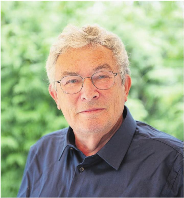 Charles Lewinsky ist nicht nur national ein bekannter Name – diesen Sonntag kommt der mittlerweile 80-jährige Autor nach Bremgarten. Bild: zg