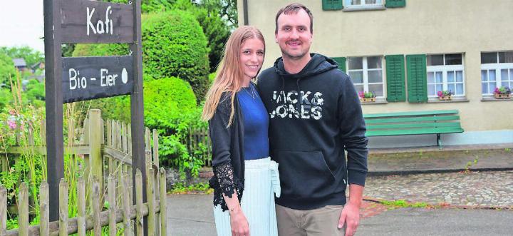 Tabita und Timon Fischer geben Einblick in ihr Leben auf dem «Schlossguet»-Hof. Bild: Sabrina Salm