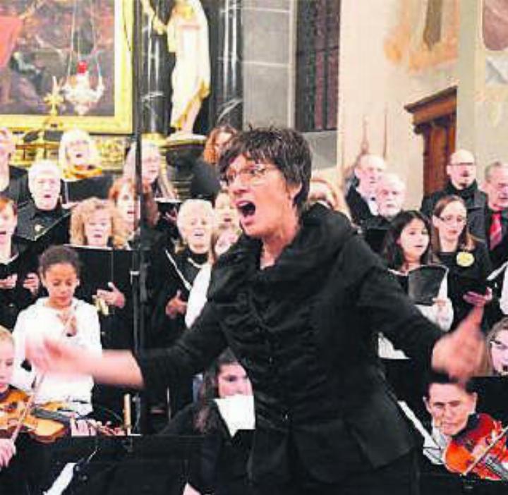 Heinrika Rimann Beltrán leitet die beiden Chöre. Bild: Archiv