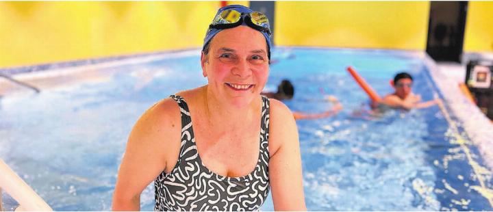 Die Wohlerin Verena Bürgisser gibt für die Caritas Aargau Schwimmkurse nur für Frauen im Therapiebad der St. Josef-Stiftung in Bremgarten. Bild: Sabrina Salm