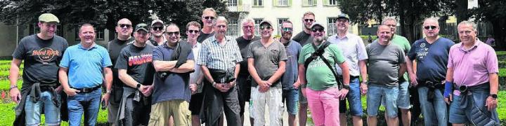 So viel Zeit muss sein. Ein Gruppenfoto der reisenden Göttis aus Livigno.
Bild: zg