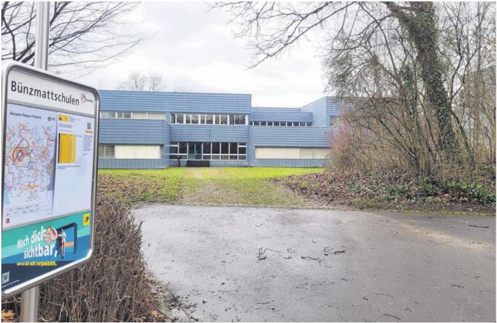 Im Bünzmatt soll das Provisorium auf der Wiese zwischen dem Bünzmatt 1 und der Allmendstrasse aufgebaut werden. Bild: chh Im Bünzmatt soll das Provisorium auf der Wiese zwischen dem Bünzmatt 1 und der Allmendstrasse aufgebaut werden. Bild: chh