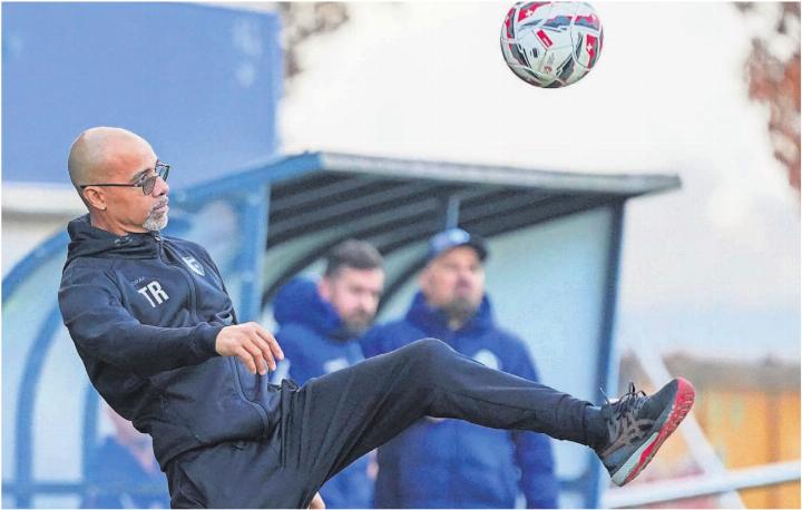 Als Profi war Piu ein Stürmer mit technischer Finesse, das hat er bis heute nicht verlernt. Er wird nur noch neun Spiele an der FCW-Seitenlinie sein. Bild: Andy Müller