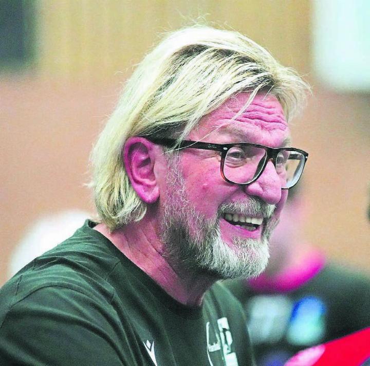 Sein Team ist im Regio-Cup Aargau Plus erneut unter den letzten vier: Wohlen-Mutschellen-Trainer Alex Milosevic.
Bild: ch