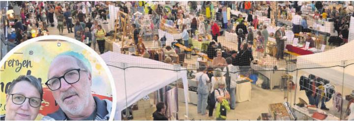 Der Kreativmarkt ist mittlerweile zum beliebten Anlass und zum Publikumsmagneten in der Eishalle geworden. Organisiert von Bruno und Carola Strebel (kleines Bild unten). Bild: zg