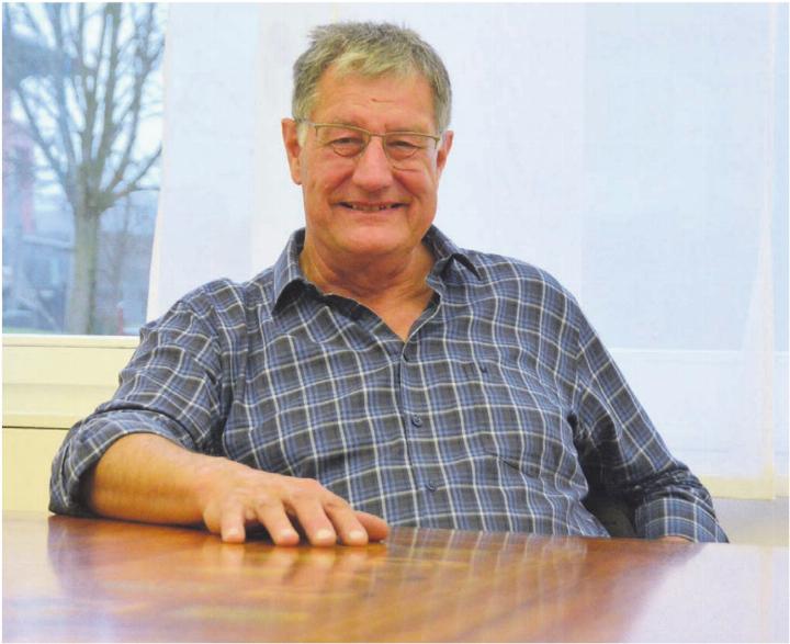 Am denkwürdigen Tisch im Gemeinderatszimmer hat Pius Wiss viele Jahre lang mitdiskutiert. Bild: Annemarie Keusch