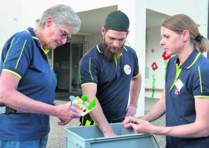 Was beugt Hitzenotfällen vor? Die Antwort sollten die Kursteilnehmenden mit Lego bauen. Bilder: Annemarie Keusch