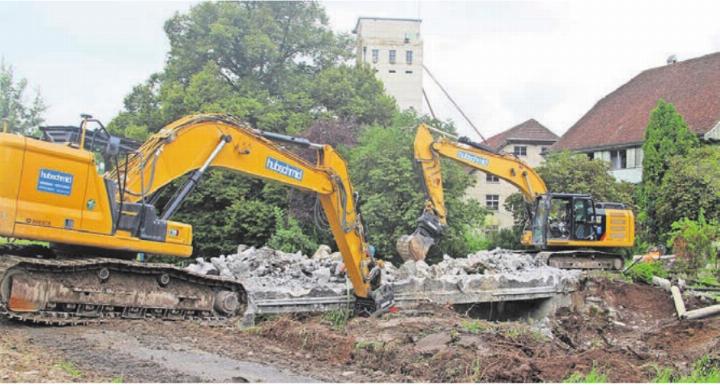 Die Tieffurtbrücke wurde am Dienstag abgerissen. Sie wird nicht ersetzt. Bild: jl