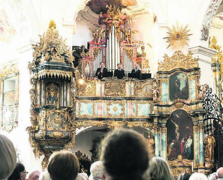In der Klosterkirche klingt es wieder – am 25. Mai gar von vier Emporen. Bild: zg