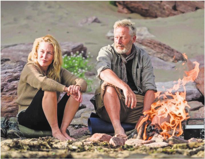 Die Besucher entscheiden: Wird dieser Film an der speziellen Matinee des Filmclubs Bremgarten gezeigt? Szene aus «Salt Path», der von den drei zur Wahl stehenden Filme momentan in der Gunst der Bremgarter Kinofans zuvorderst liegt. Bild: pd