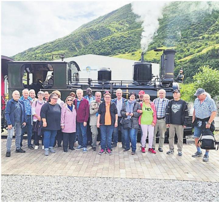 Die Klubmitglieder waren mit dem historischen Dampfzug unterwegs. Bild: zg