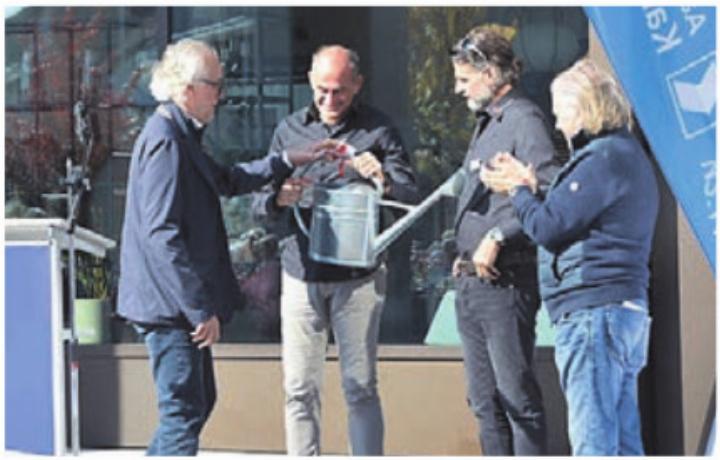 Einweihungsgeschenk für die Investoren. Bild: sab Einweihungsgeschenk für die Investoren. Bild: sab