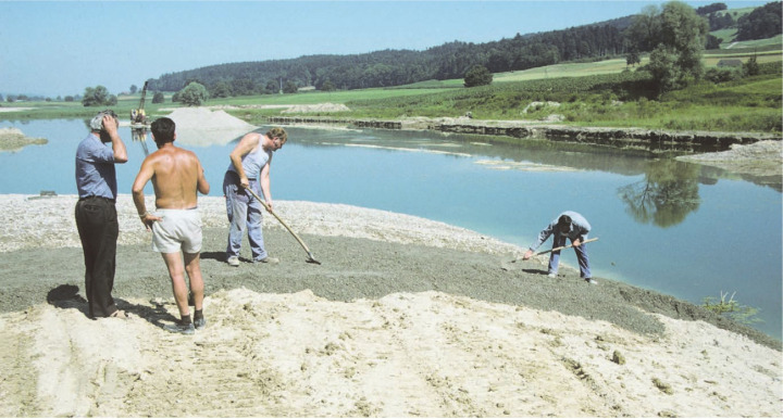 Vor 50 Jahren wurde ein Naherholungsgebiet für die ganze Region realisiert: Die Inseln im Flachsee wurden betoniert. Bild: Erich Kessler, Stiftungsrat, Stiftung Reusstal