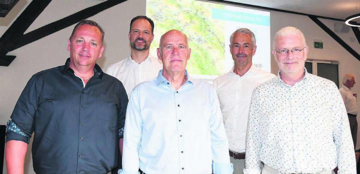 Der neu zusammengesetzte Verwaltungsrat (v. l.): Stephan Troxler (Bremgarten), Christoph Meyer (Waltenschwil), VR-Präsident Norbert Ender (Niederwil), Patrick Keller (Dottikon) und Peter Lehmann (Wohlen).
Bild: Daniel Marti