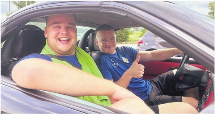 Philip (links) und Pascal Joho fahren ans Eidgenössische nach Mollis. Bild: Stefan Sprenger