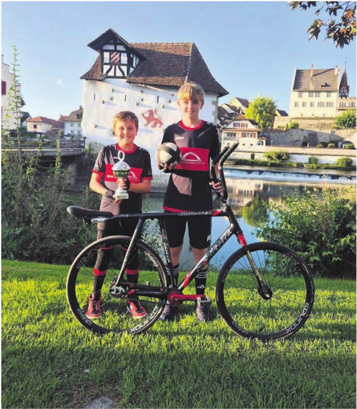 Die Bremgarter Lenny Stössel (links) und Bastien Sears dürfen sich Nordwestschweizer Meister nennen. Bild: zg