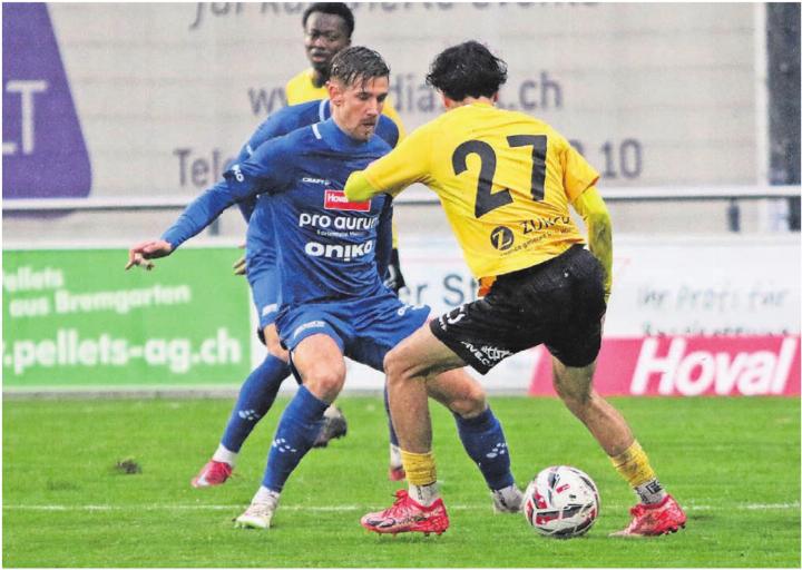 Nicola Peter (links) im Spiel gegen Delémont. Der Auftritt der Wohler war gut, die Punktausbeute zu gering. Am Sonntag wartet der nächste Gegner aus dem Kanton Jura. Kann es der FCW gegen Courtételle besser machen? Bild: Josip Lasic