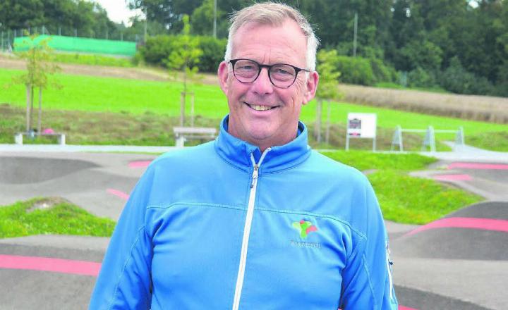 Der Betriebsleiter des Sportzentrums Burkertsmatt Georg Nafzger schätzt die Pumptrack-Anlage als tolle Ergänzung zum Gesamtangebot. Bild: Roger Wetli