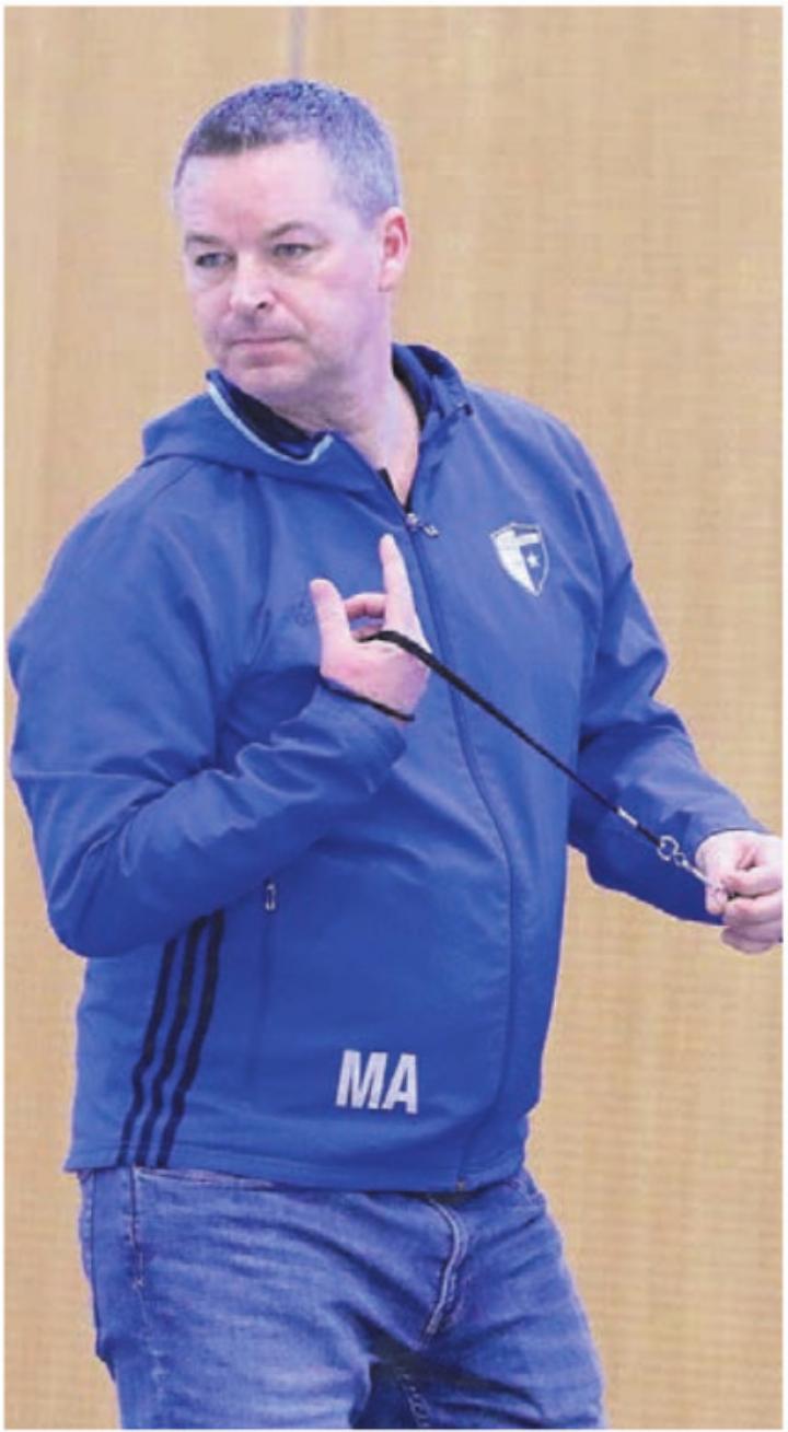 Ist da, wo er benötigt wird: Co-Präsident Marcel Amrein als Schiedsrichter.